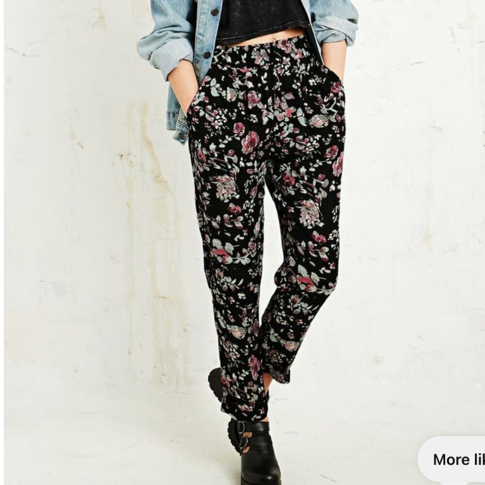 ⭐️Kimchi Blue Floral Flower Chic Hipster Hippie Artsy Pull On Comfy Lounge Pants